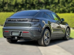 Porsche Macan Electric 4 AWD 2025