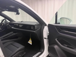 Porsche Macan Electric 4 AWD 2025