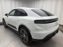 Porsche Macan Electric 4 AWD 2025