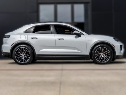 Porsche Macan Electric 4 AWD 2026