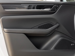 Porsche Macan Electric 4 AWD 2026