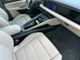 Porsche Macan Electric 4 AWD 2025