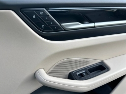 Porsche Macan Electric 4 AWD 2025