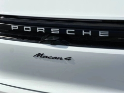Porsche Macan Electric 4 AWD 2025