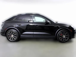 Porsche Macan Electric 4S AWD 2025