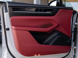 Porsche Macan Electric 4S AWD 2025