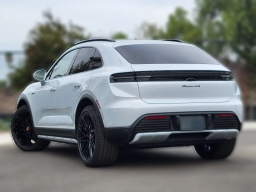Porsche Macan Electric 4S AWD 2025