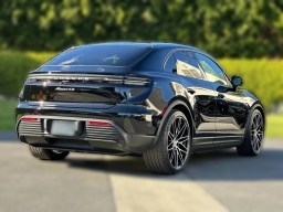 Porsche Macan Electric 4S AWD 2026