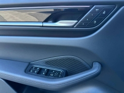 Porsche Macan Electric 4S AWD 2026