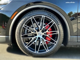 Porsche Macan Electric 4S AWD 2026