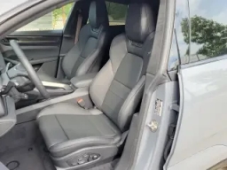 Porsche Macan Electric Turbo AWD 2025