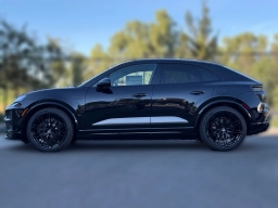 Porsche Macan Electric Turbo AWD 2025