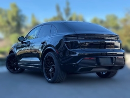 Porsche Macan Electric Turbo AWD 2025