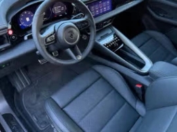 Porsche Macan Electric Turbo AWD 2025