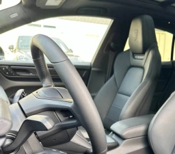 Porsche Macan Electric Turbo AWD 2025