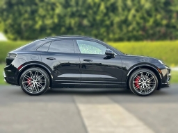 Porsche Macan Electric Turbo AWD 2025