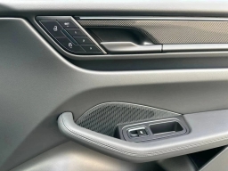 Porsche Macan Electric Turbo AWD 2025