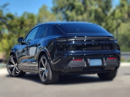 Porsche Macan Electric Turbo AWD 2026