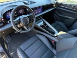 Porsche Macan Electric Turbo AWD 2025