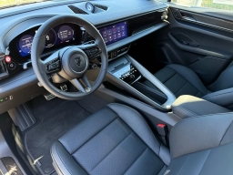 Porsche Macan Electric Turbo AWD 2025