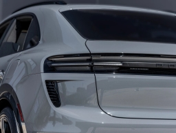 Porsche Macan Electric Turbo AWD 2025