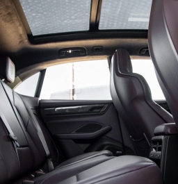 Porsche Macan Electric Turbo AWD 2025