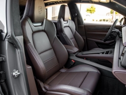 Porsche Macan Electric Turbo AWD 2025