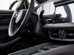 Porsche Macan Electric Turbo AWD 2025