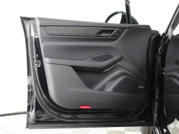 Porsche Macan Electric Turbo AWD 2026