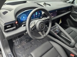 Porsche Macan Electric Turbo AWD 2025