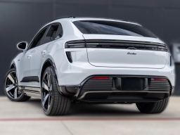 Porsche Macan Electric Turbo AWD 2025
