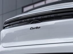 Porsche Macan Electric Turbo AWD 2025