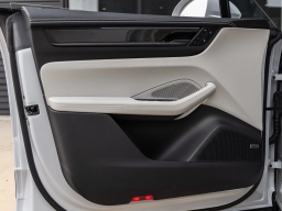 Porsche Macan Electric Turbo AWD 2025