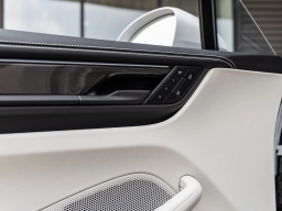 Porsche Macan Electric Turbo AWD 2025