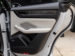 Porsche Macan Electric Turbo AWD 2025