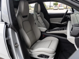 Porsche Macan Electric Turbo AWD 2025