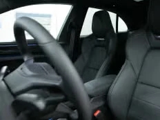 Porsche Macan Electric Turbo AWD 2025