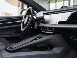 Porsche Macan Electric RWD 2026