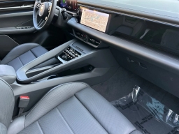 Porsche Macan Electric RWD 2025