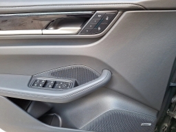 Porsche Macan Electric RWD 2025