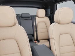 Porsche Cayenne E-Hybrid AWD 2026