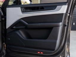 Porsche Cayenne E-Hybrid AWD 2026