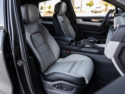 Porsche Cayenne E-Hybrid AWD 2026