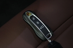 Porsche Cayenne E-Hybrid AWD 2026