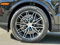 Porsche Cayenne E-Hybrid AWD 2026