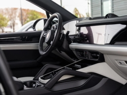 Porsche Cayenne E-Hybrid AWD 2026