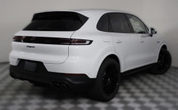 Porsche Cayenne E-Hybrid AWD 2026