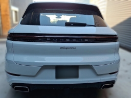 Porsche Cayenne E-Hybrid AWD 2026