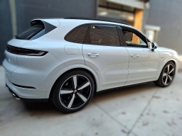 Porsche Cayenne E-Hybrid AWD 2026