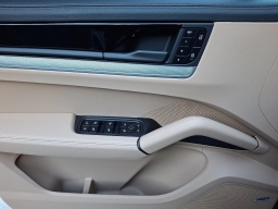 Porsche Cayenne E-Hybrid AWD 2026